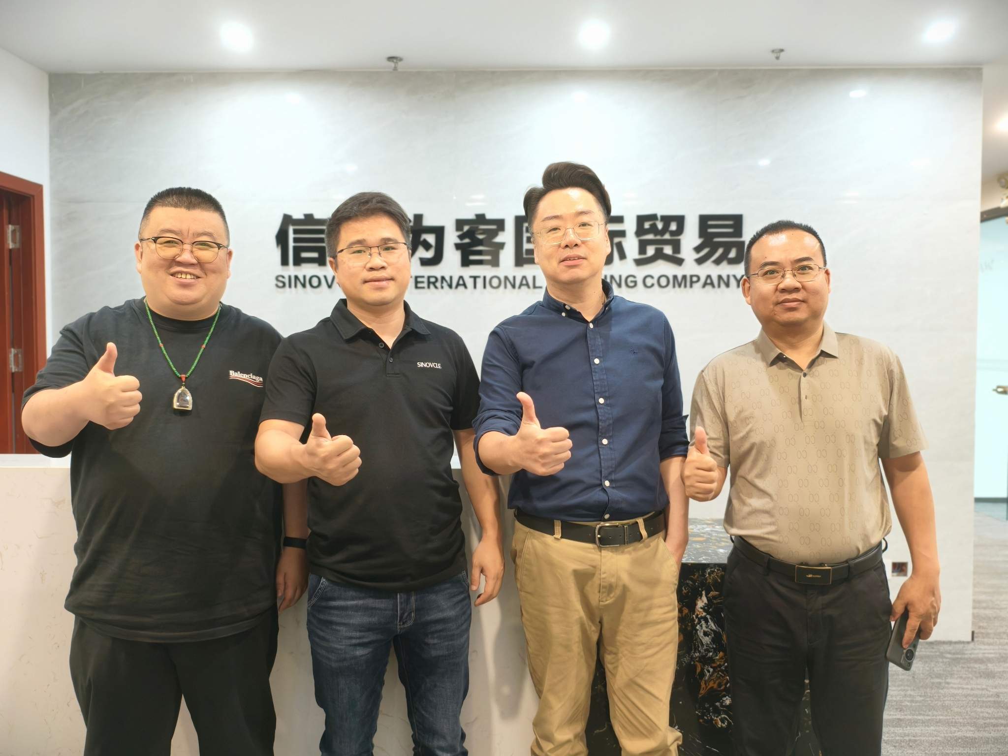 Sinovcle与湖北新楚风汽车签署西非独家经销战略协议